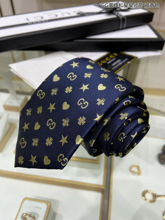 P60 G Family New Mens Tie GG Bee and Star Print