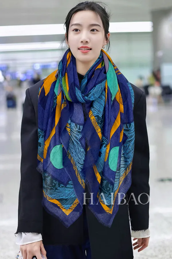 H House Signature Knight Scarf Luxury Cashmere Scarf