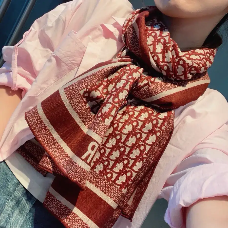 D House Latest Roll Up Scarf Perfect for Travel and Daily Wear