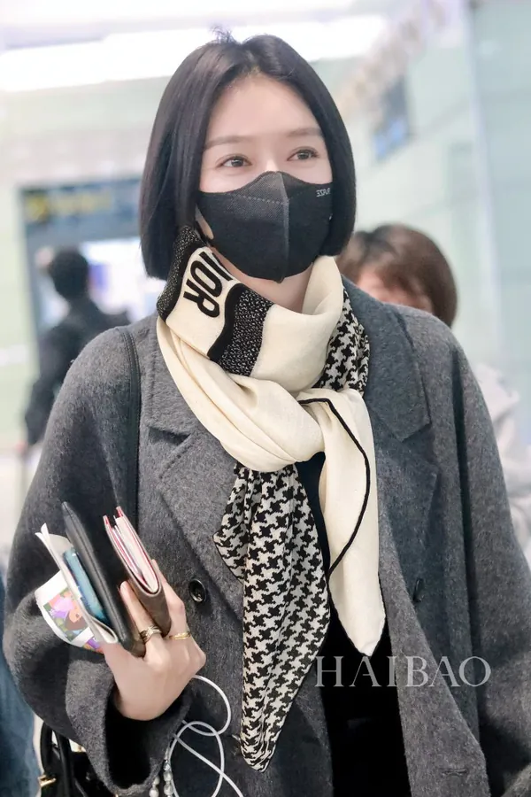 New D Collection Double Ended Scarf in D Birdseye Pattern 140cm