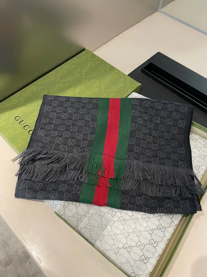 G Family Classic Men's Scarf