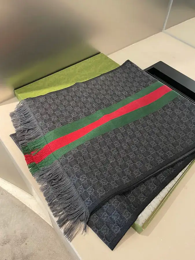 G Family Classic Men's Scarf