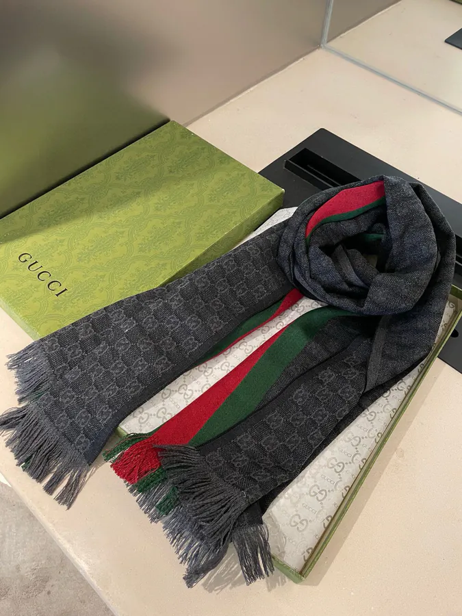 G Family Classic Men's Scarf