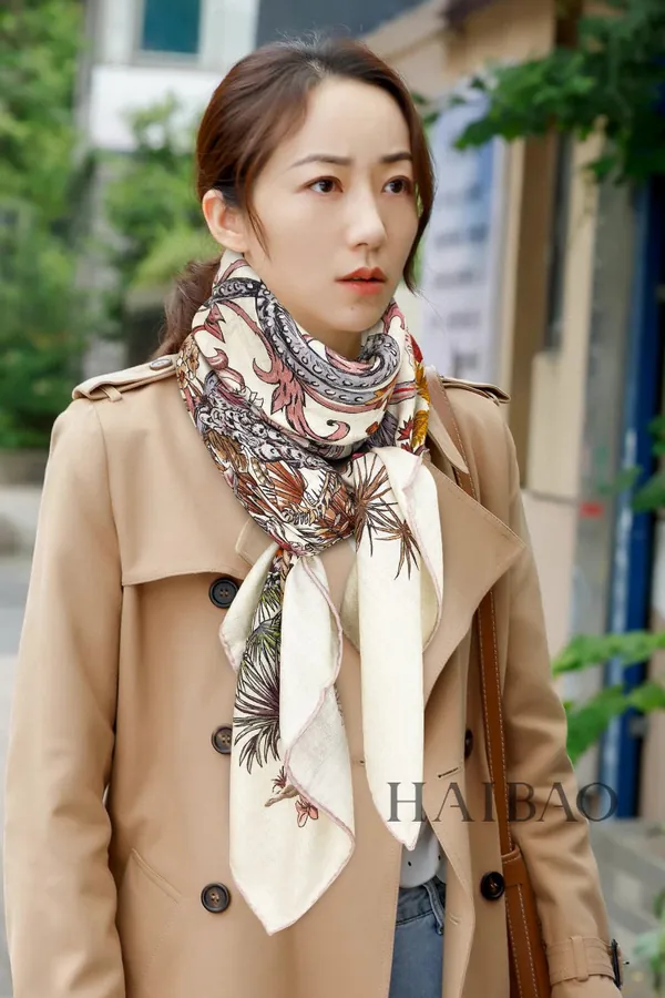Luxury Cashmere Scarf D Stars & Animals 140
