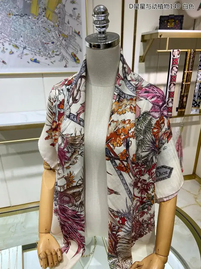 Luxury Cashmere Scarf D Stars & Animals 140