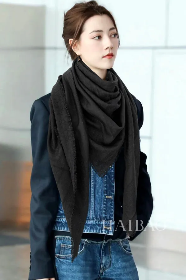**D Silver Thread Letter Scarf 140**