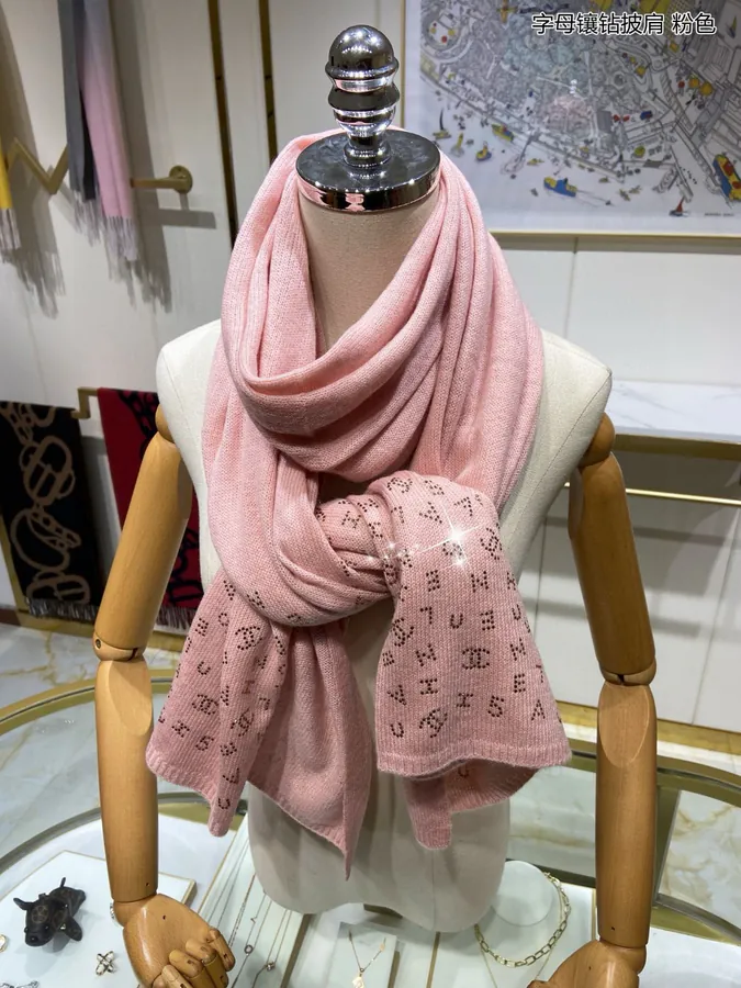 Luxurious and Elegant P230 Lettering Diamond Shawl