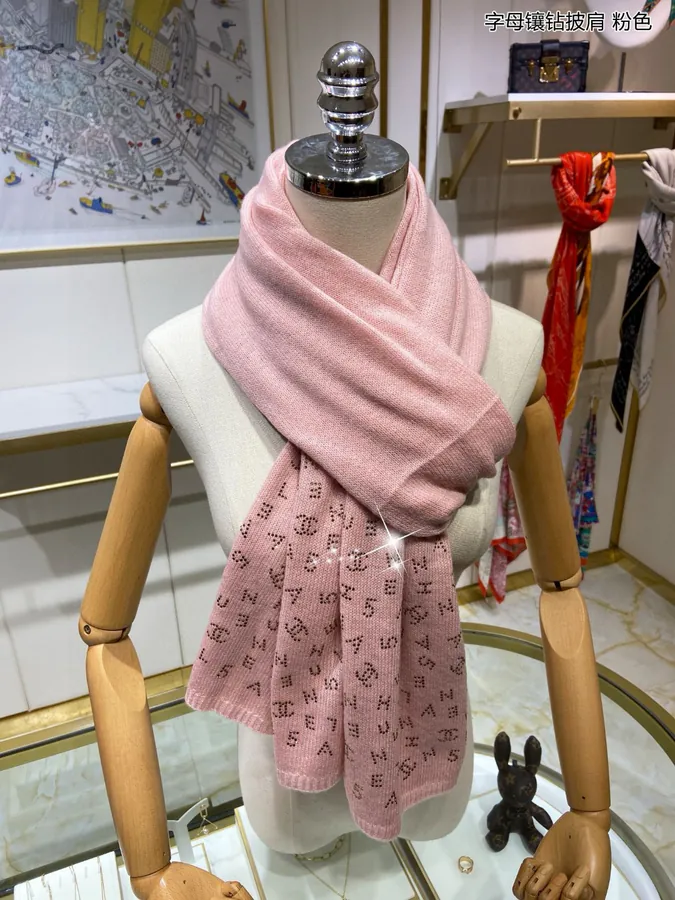 Luxurious and Elegant P230 Lettering Diamond Shawl