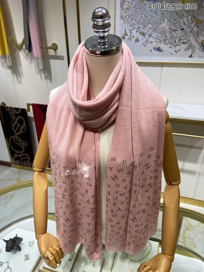 Luxurious and Elegant P230 Lettering Diamond Shawl