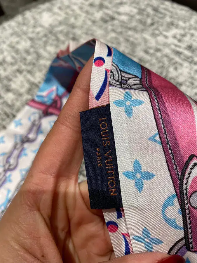 T P40 Silk Scarf Elegant and Versatile