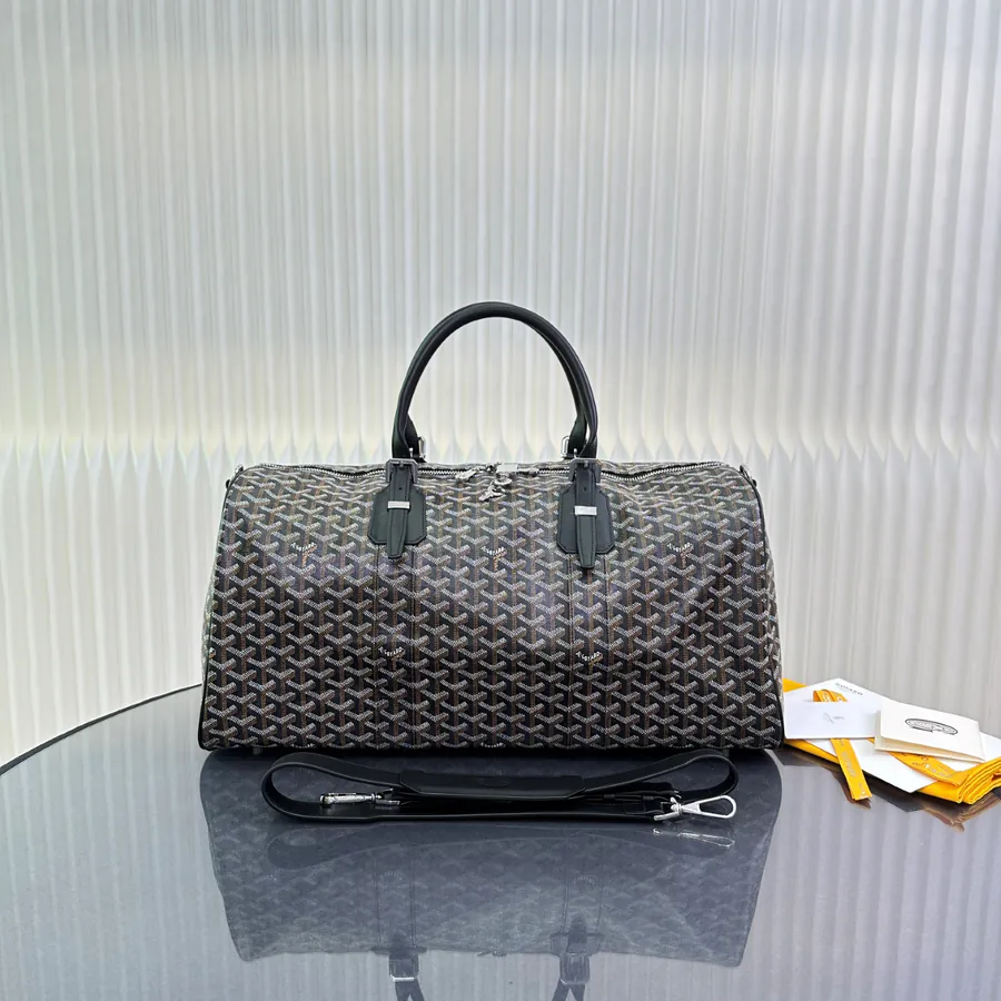 BOSTON 45 Travel Bag Ideal for Weekend Getaways and Business Trips