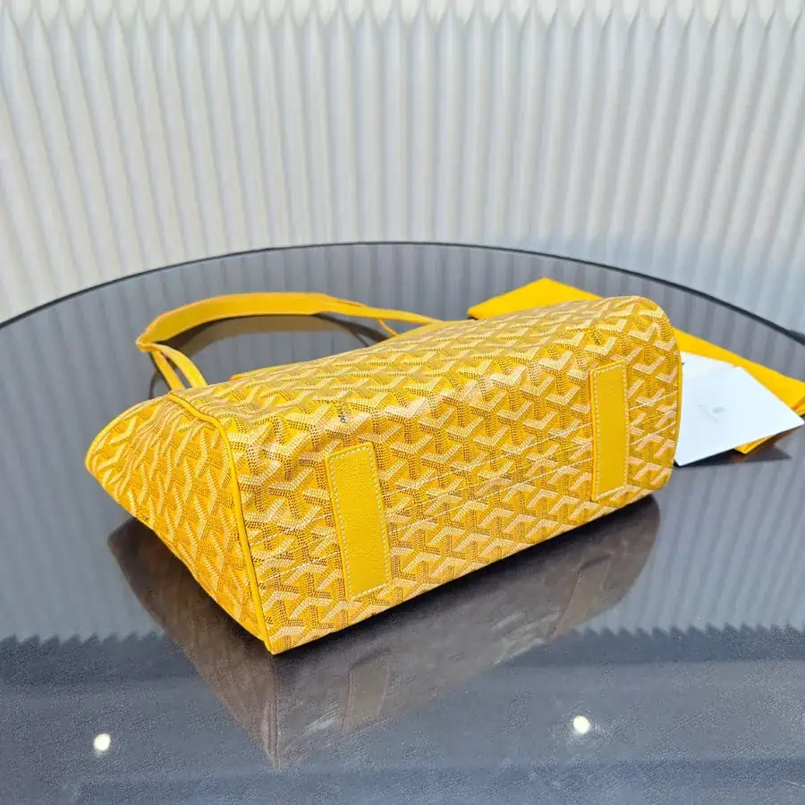 Rouette Bucket Bag