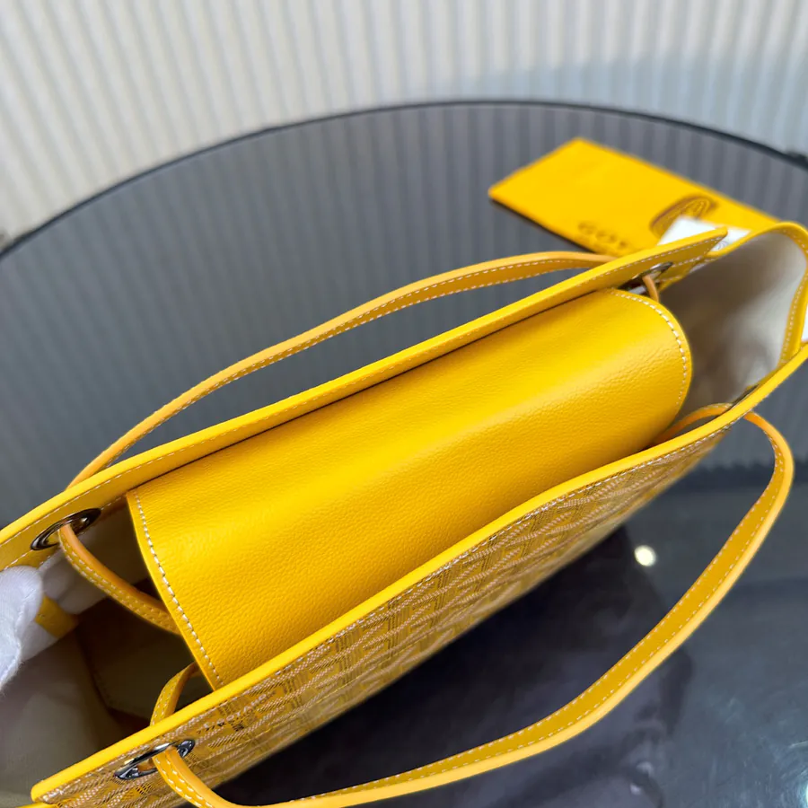 Rouette Bucket Bag
