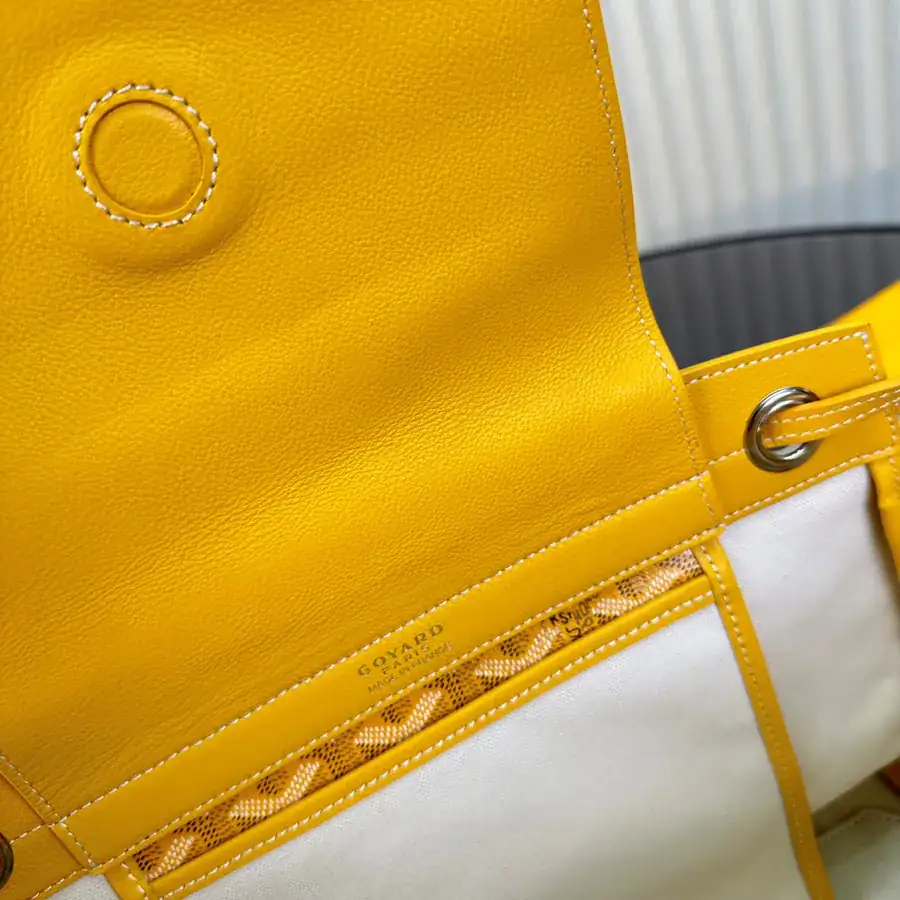 Rouette Bucket Bag