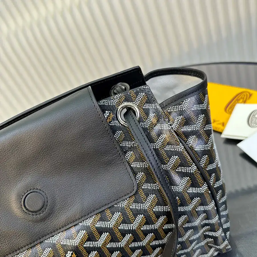 Rouette Bucket Bag Modular Design