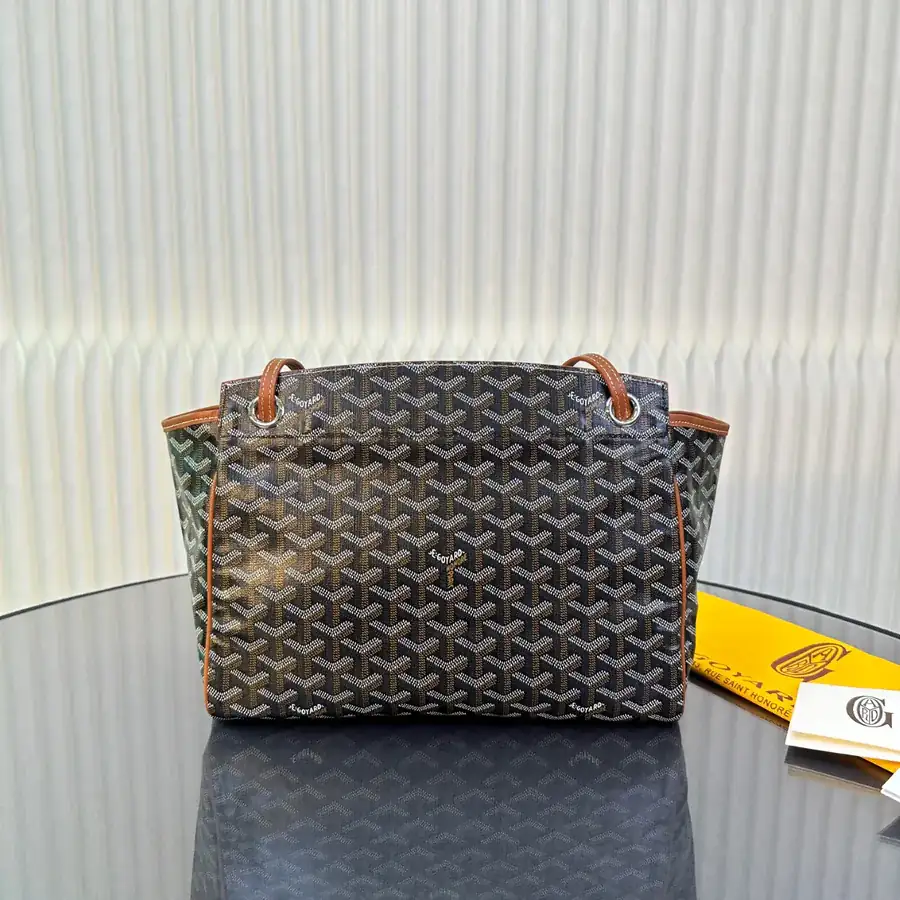 Rouette Bucket Bag Modular Design