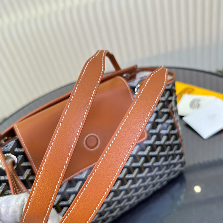 Rouette Bucket Bag Modular Design
