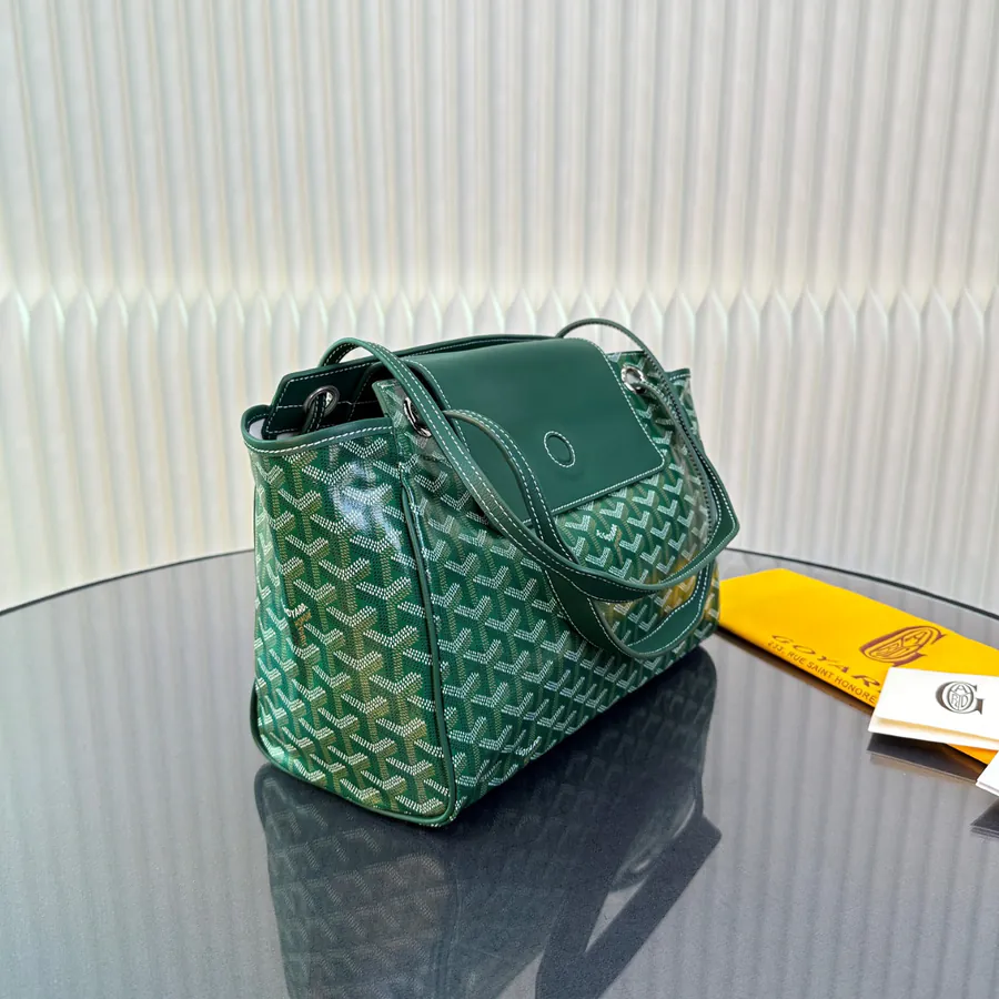 Rouette Bucket Bag A Versatile and Timeless Design