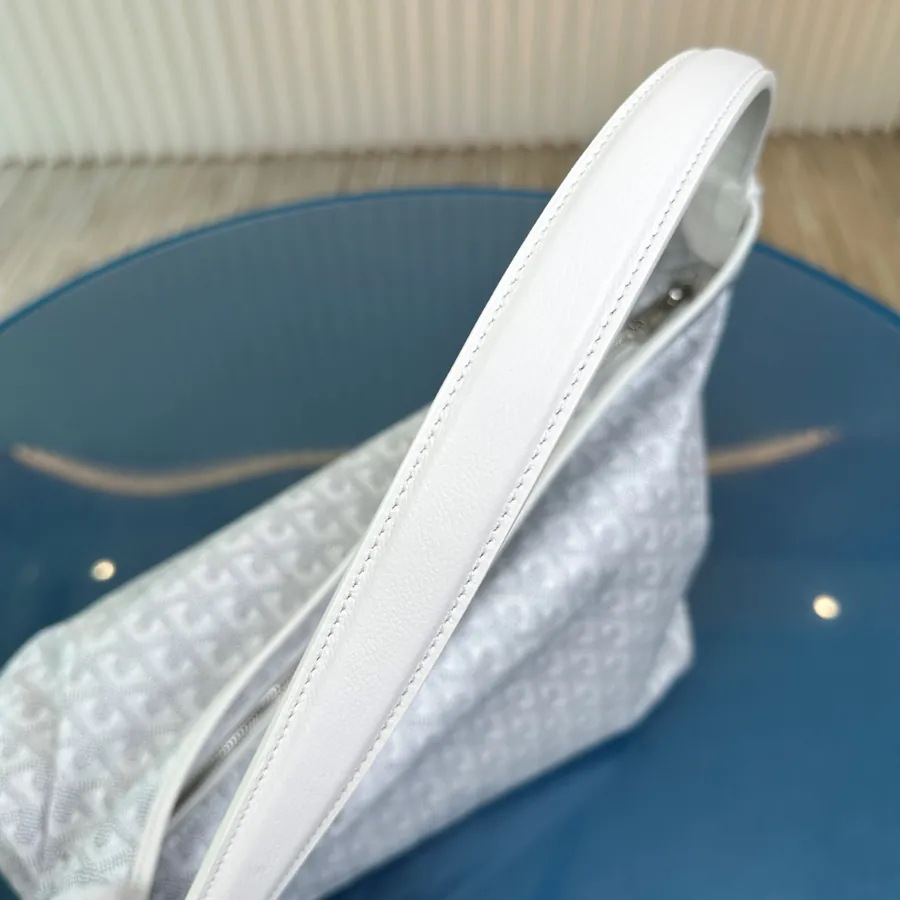 Goyard Bohème Hobo Bag Lightweight and Versatile