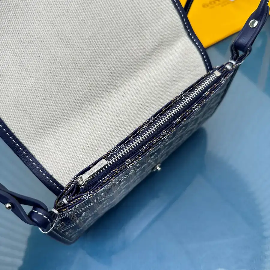 Plumet Envelope Bag