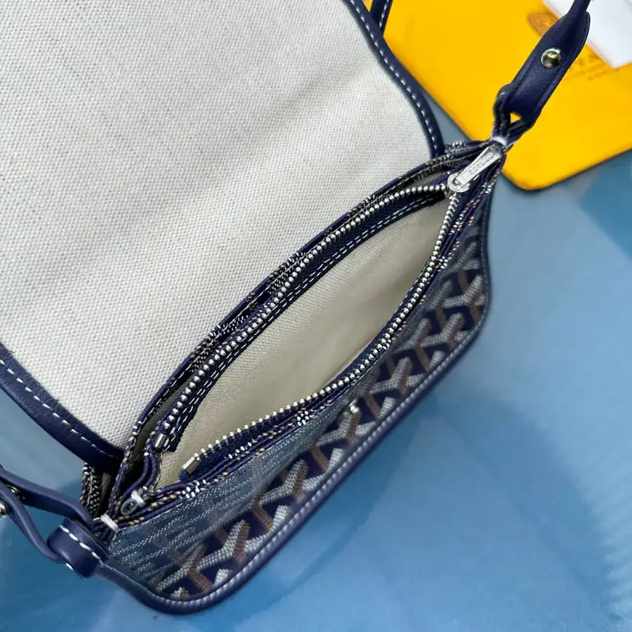 Plumet Envelope Bag