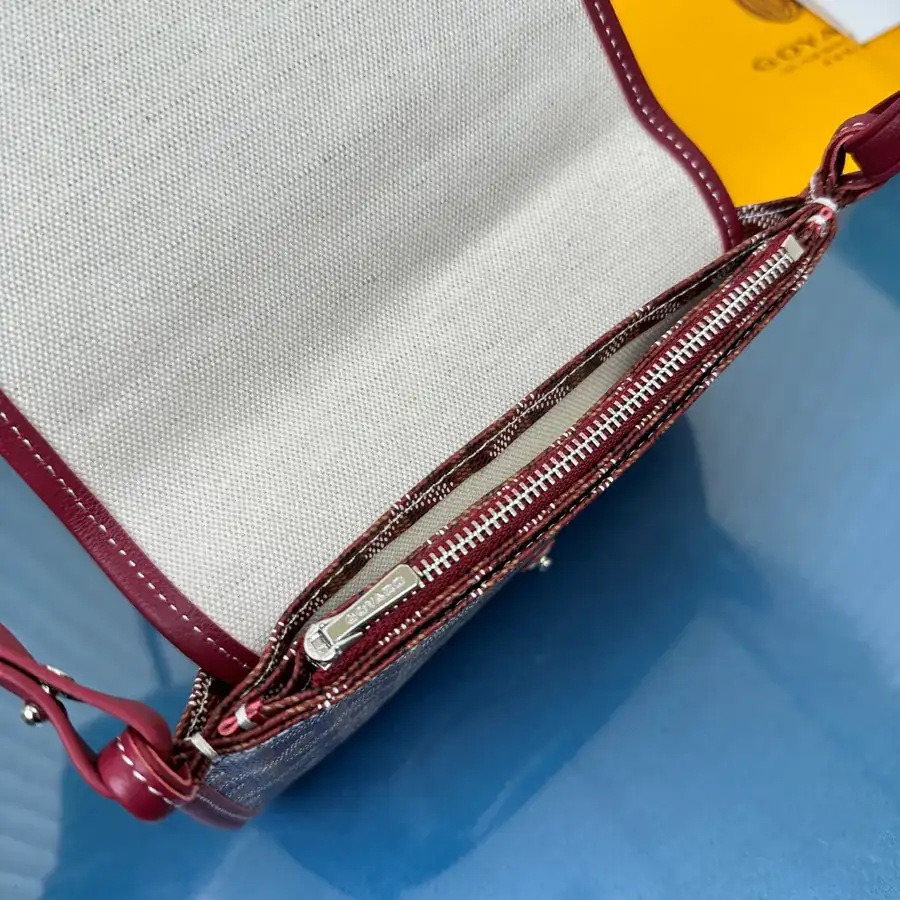 Plumet Envelope Bag Premium Leather