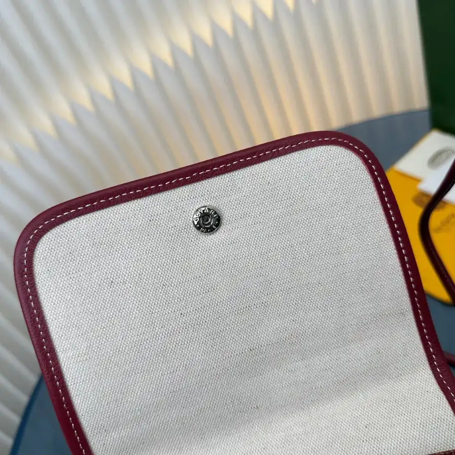 Plumet Envelope Bag Premium Leather