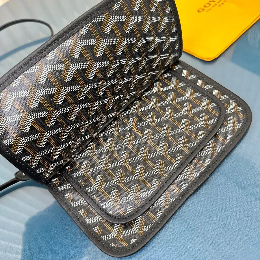 Plumet Envelope Bag
