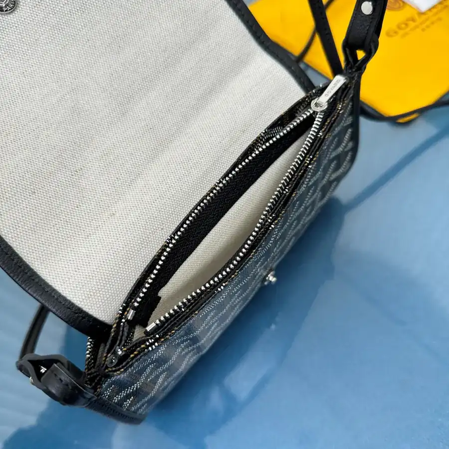 Plumet Envelope Bag