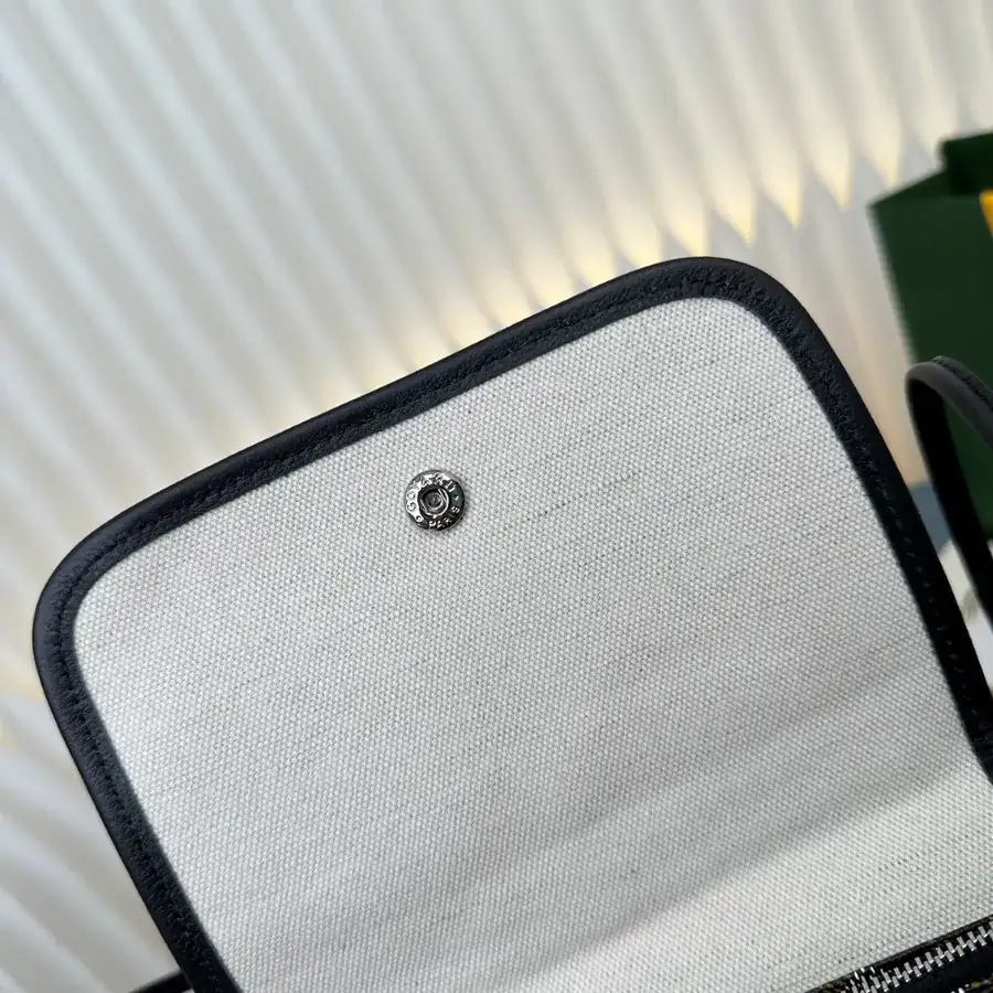 Plumet Envelope Bag