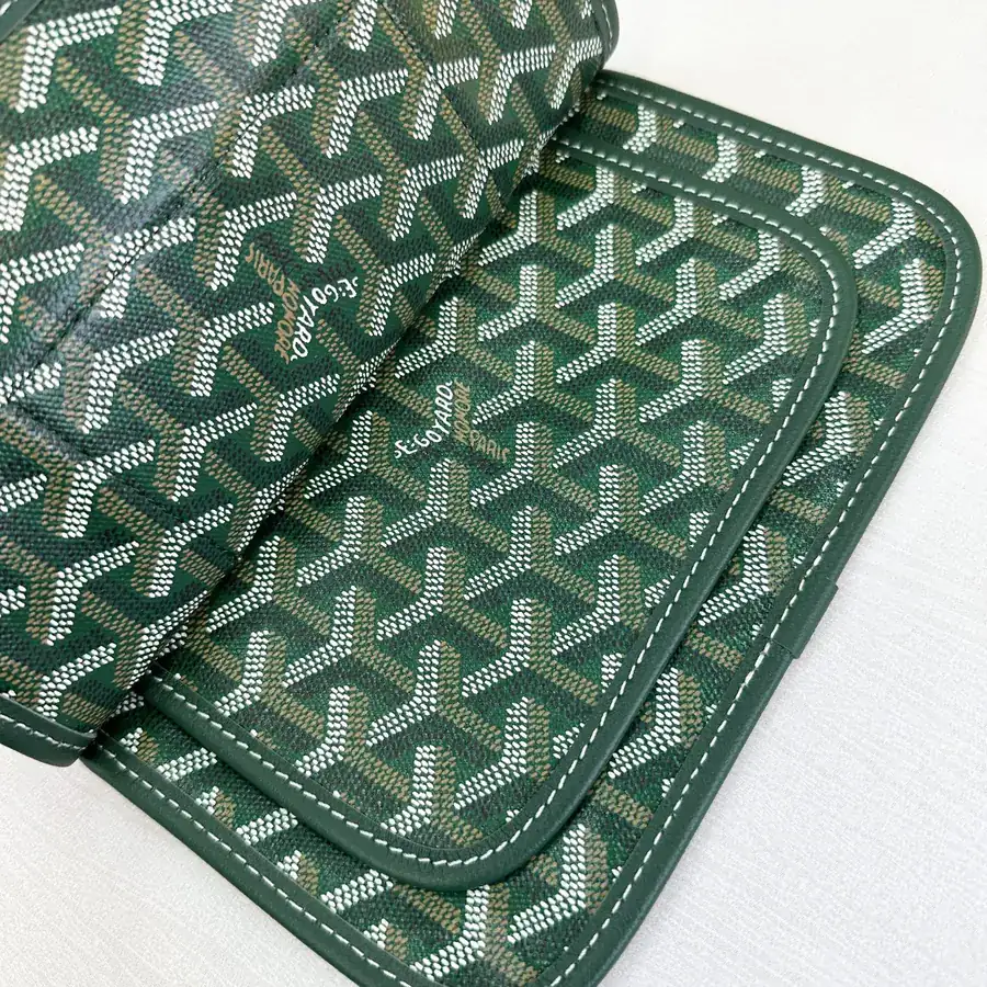Plumet (Envelope Bag) Functional Design with Secure Zip Pocket