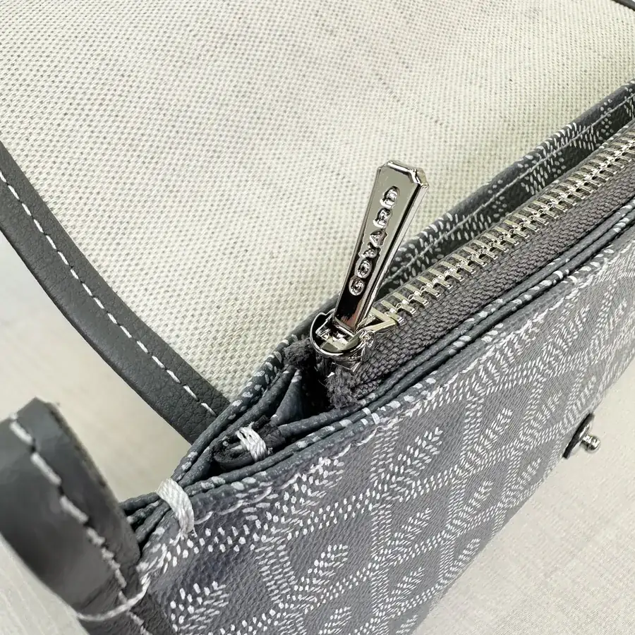 Plumet Envelope Bag Premium Leather