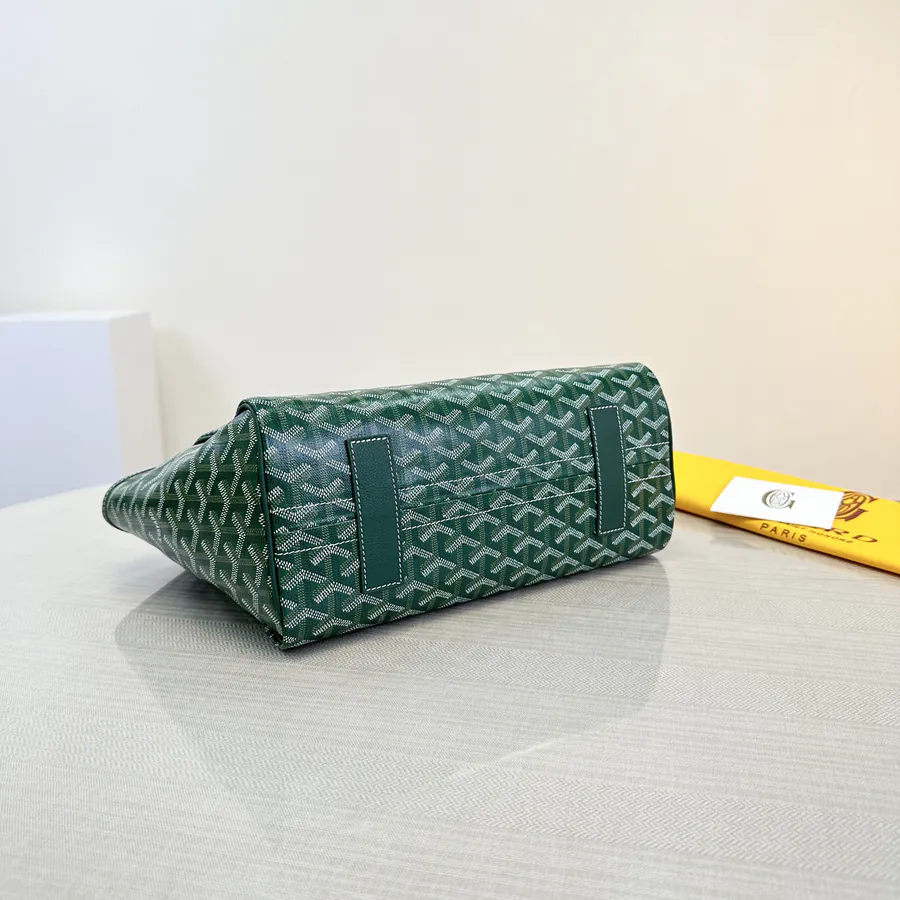 Rouette Bucket Bag with Grained Calfskin