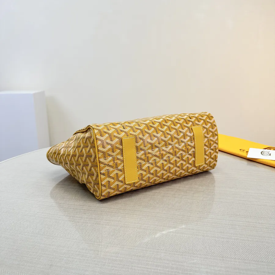 Rouette Bucket Bag with Grained Calfskin