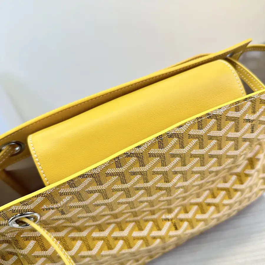 Rouette Bucket Bag with Grained Calfskin