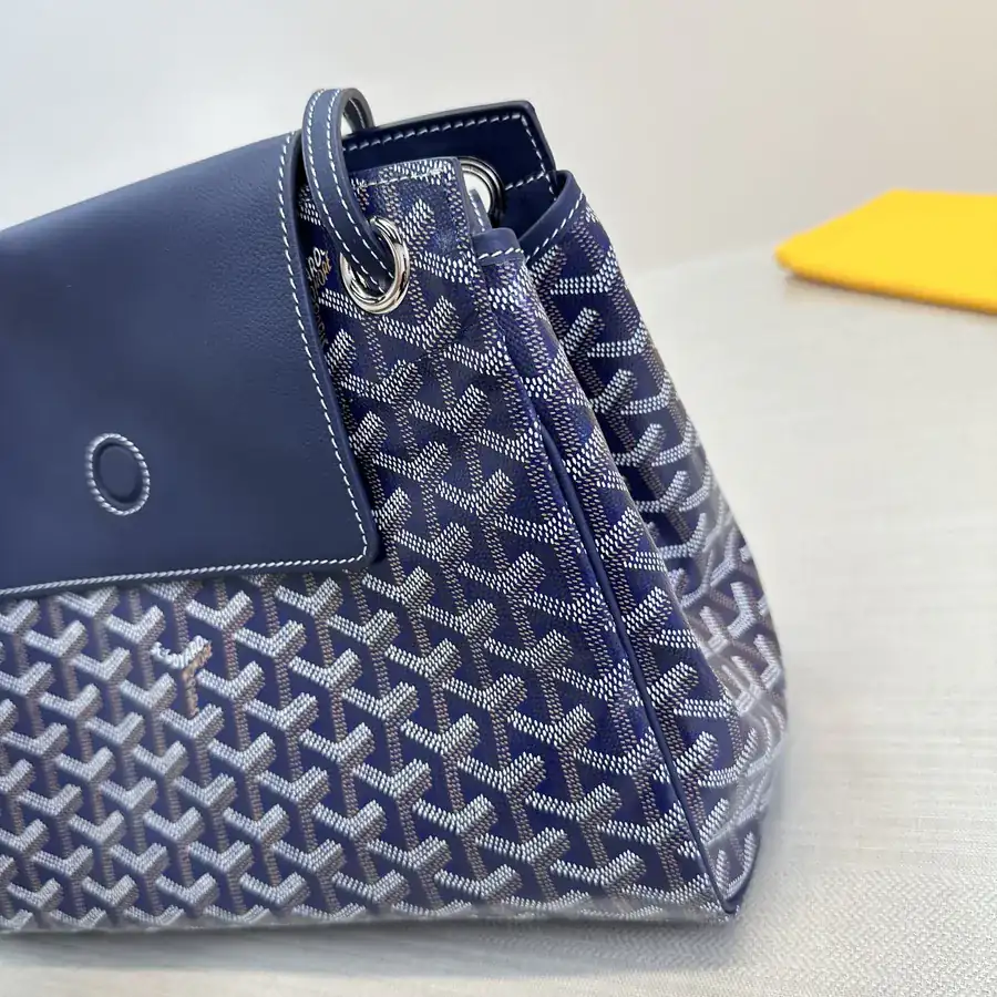 Rouette Bucket Bag with Grained Calfskin