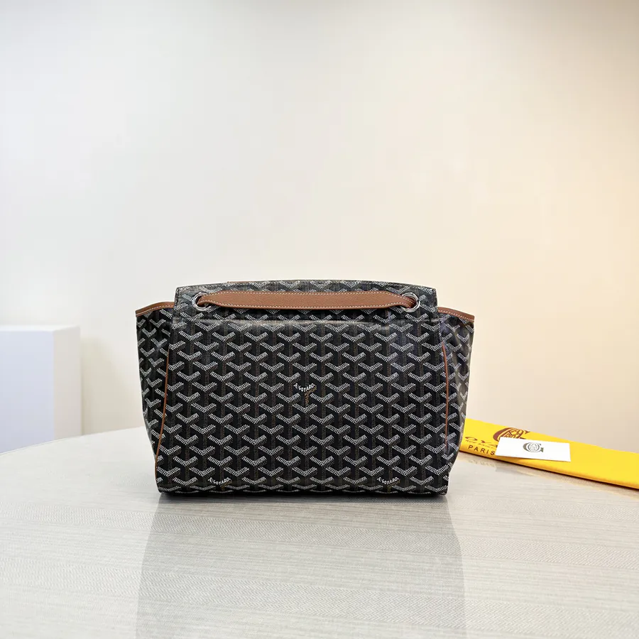 Rouette Bucket Bag with Grained Calfskin