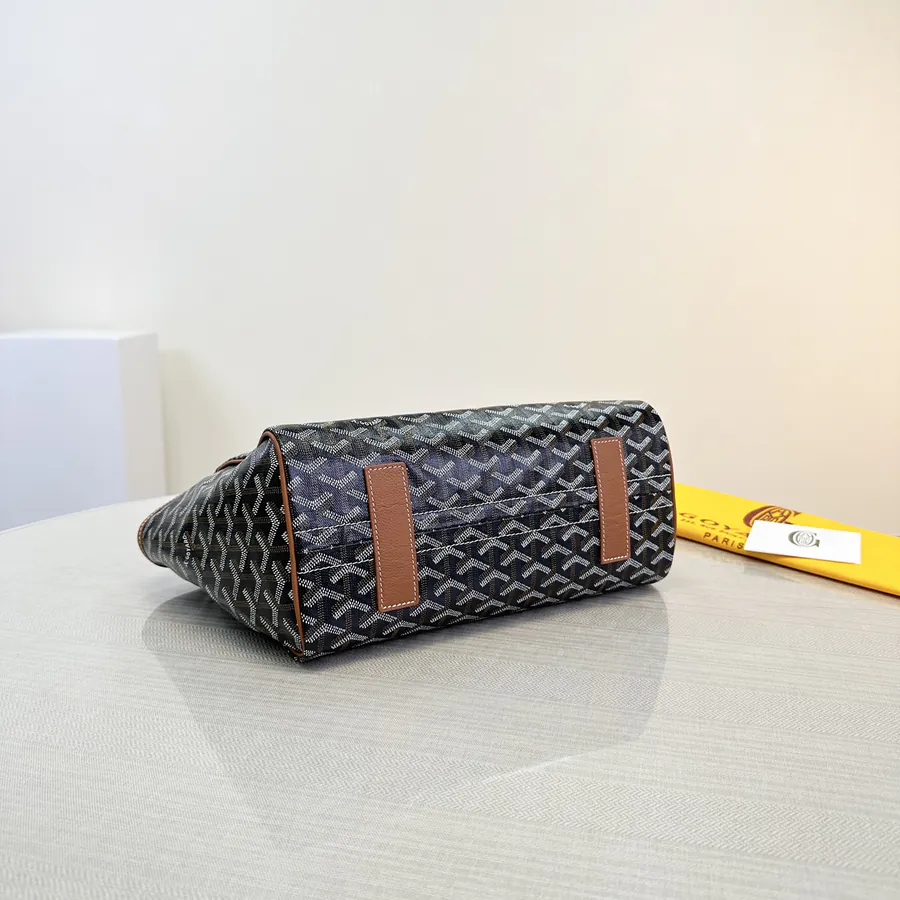 Rouette Bucket Bag with Grained Calfskin