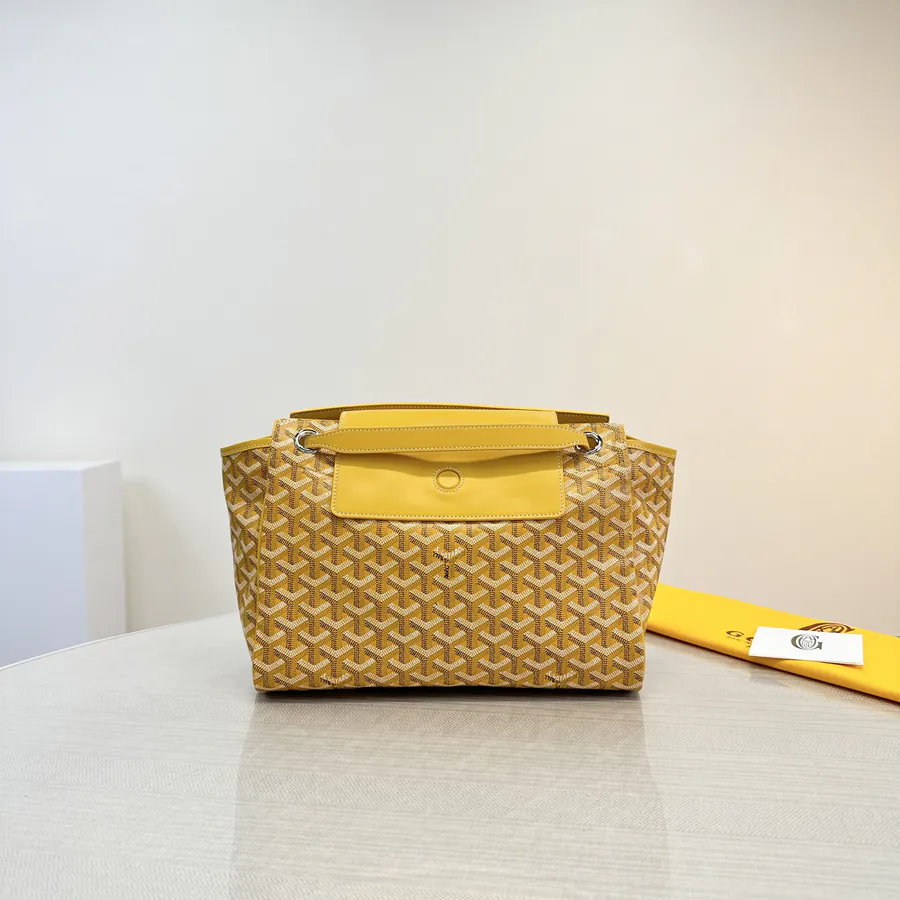 Rouette Bucket Bag with Grained Calfskin