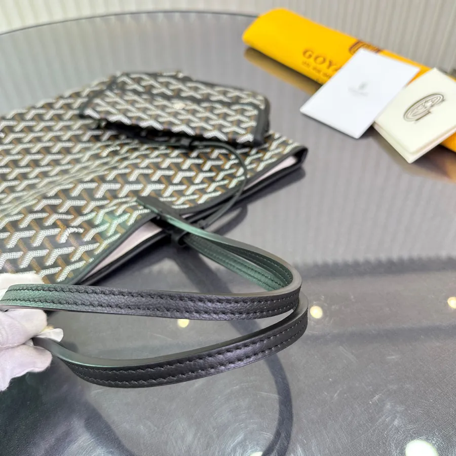Saint Louis Tote Bag Minimalist Design with Grained Calfskin
