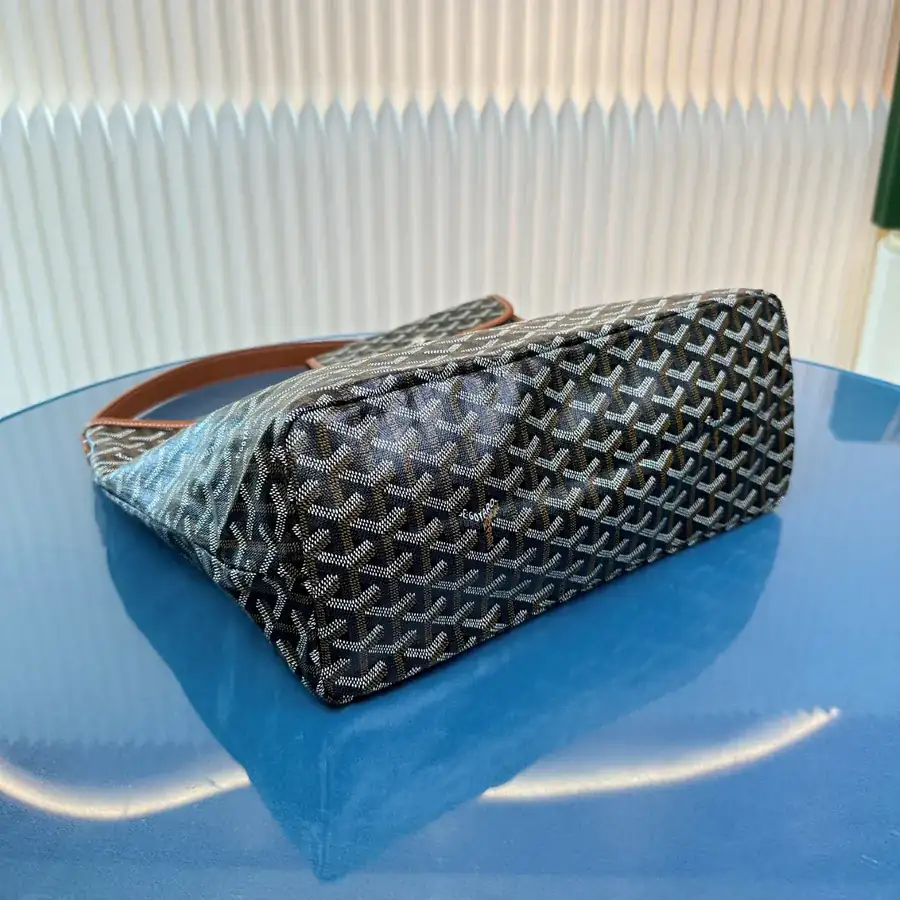 Goyard Hobo Crossbody Bag Bohème Style