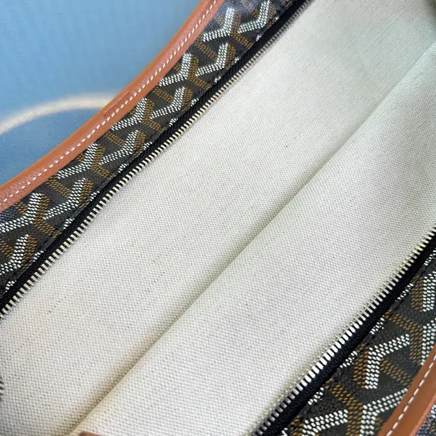 Goyard Hobo Crossbody Bag Bohème Style