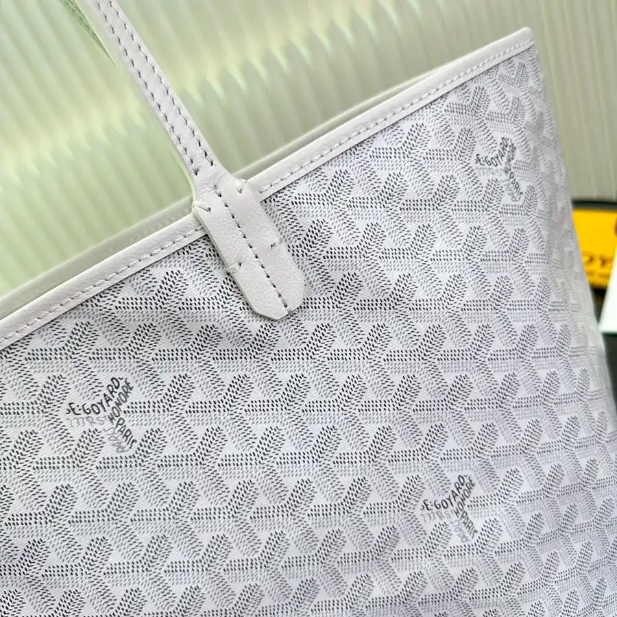Saint Louis Tote Bag Classic Design, Luxurious Feel