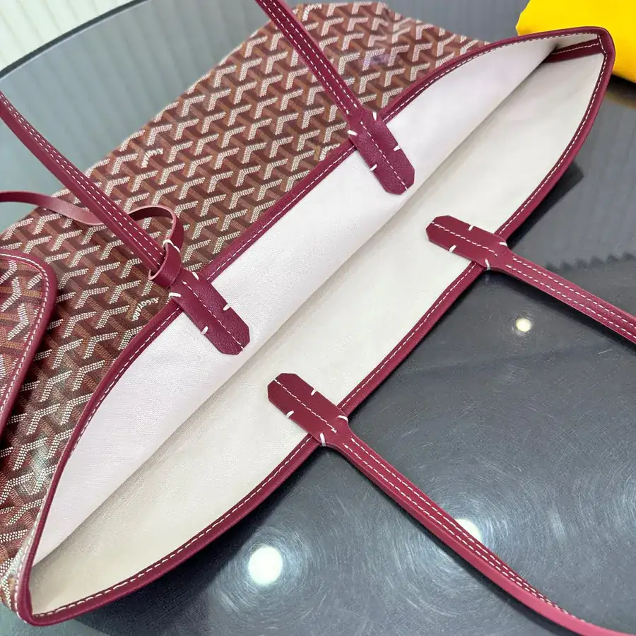 Saint Louis Tote Bag Classic Design with Grained Calfskin and Linen