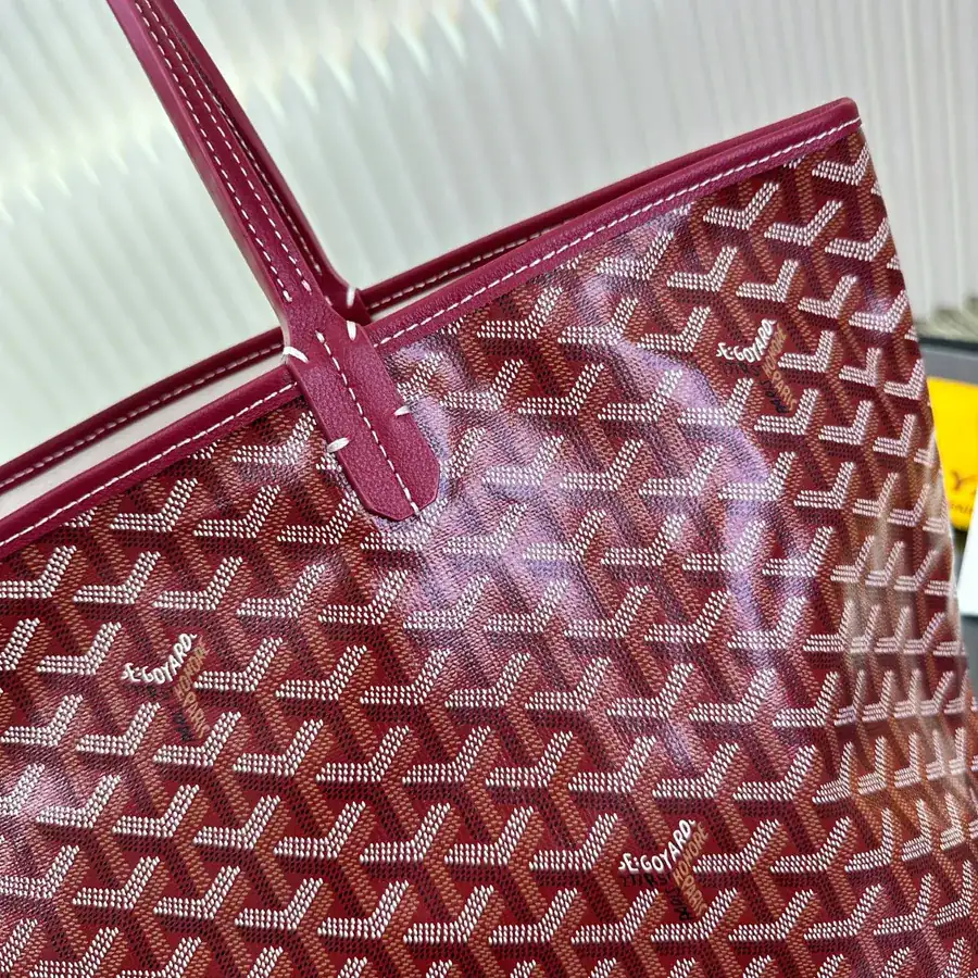 Saint Louis Tote Bag Classic Design with Grained Top Grain Calfskin