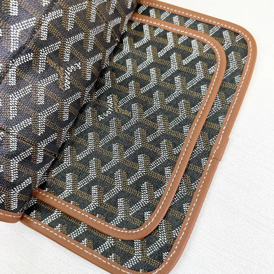 Plumet (Envelope Bag) Handcrafted Leather