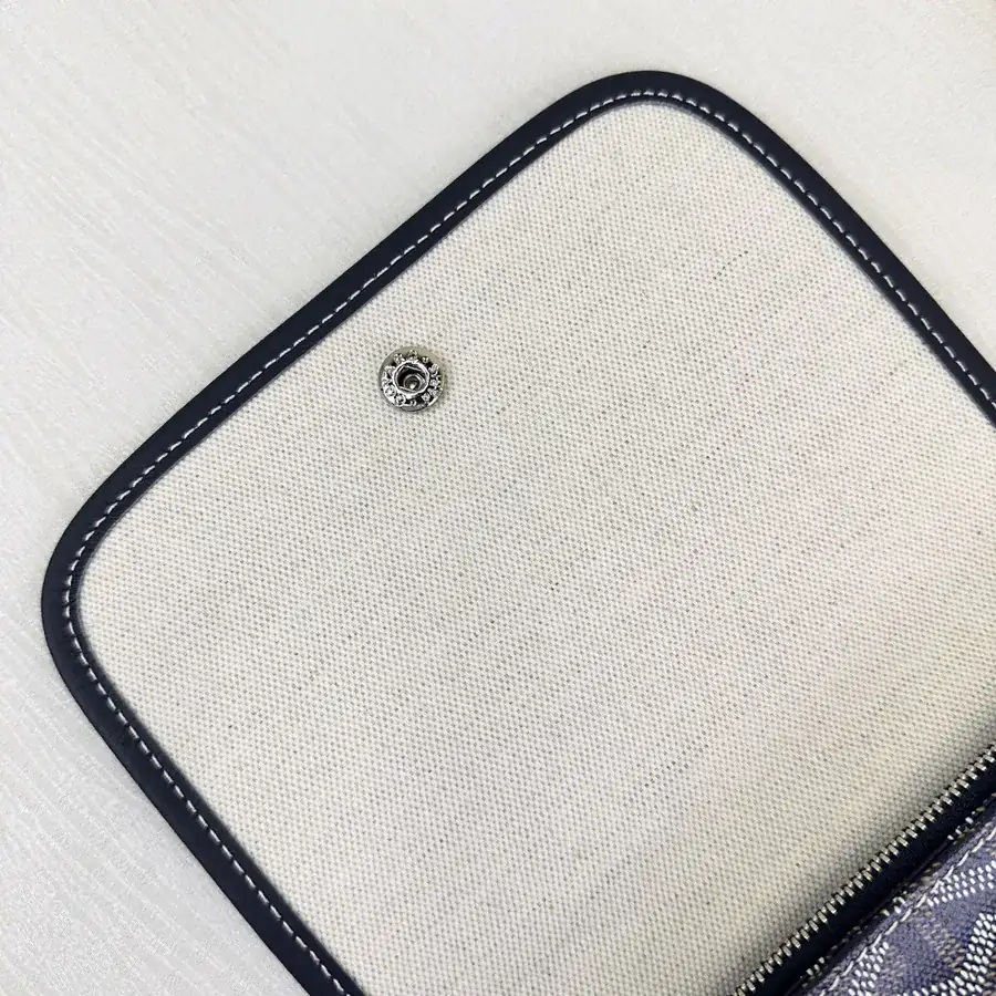 Plumet Envelope Bag Premium Leather