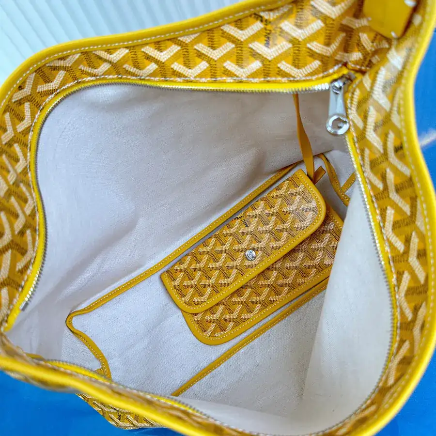 Goyard Boho Hobo Bag Lightweight and Stylish