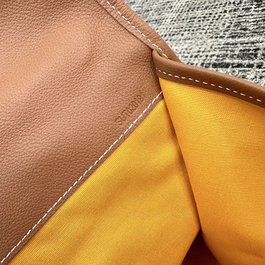 Saint Léger Modular Bag Classic Meets Contemporary