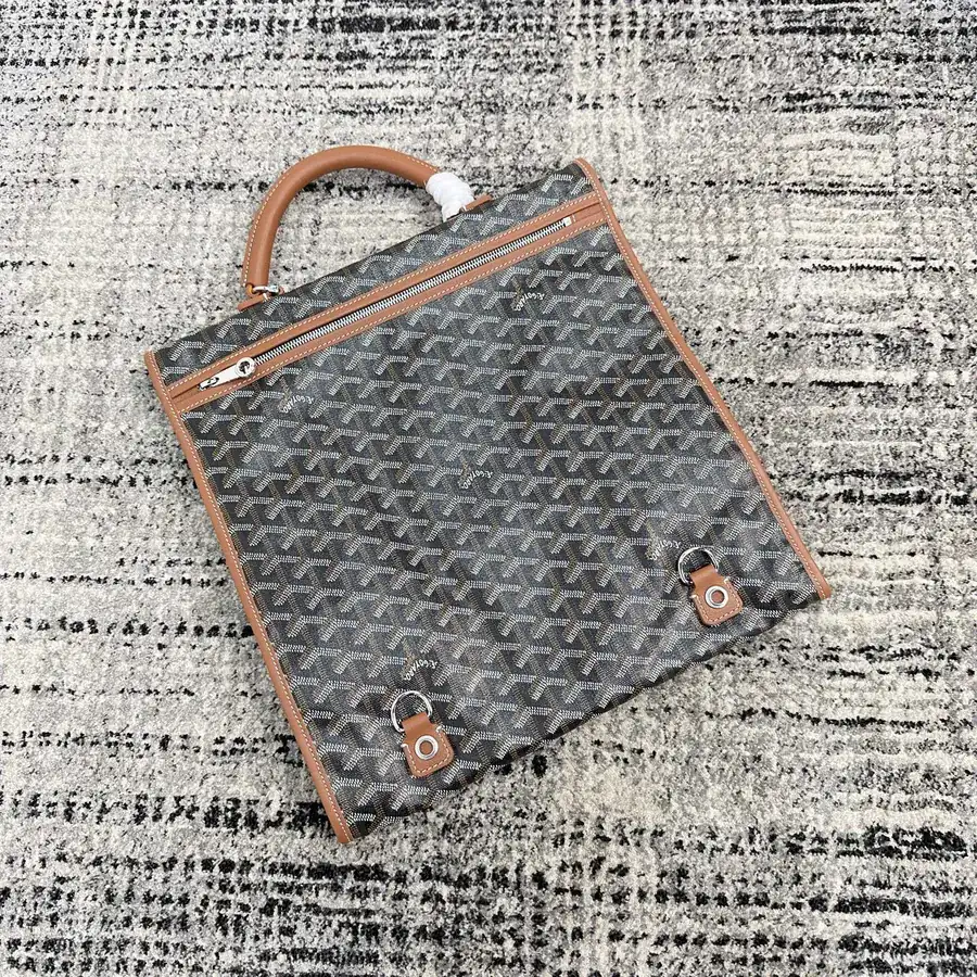 Saint Léger Modular Bag Classic Meets Contemporary